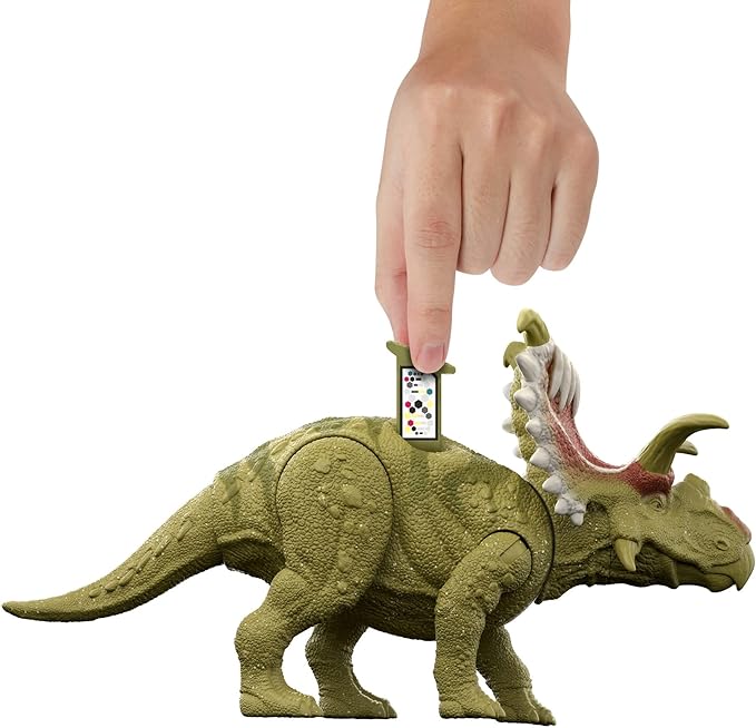 Jurassic World Legacy Collection Kosmoceratops Action Figure