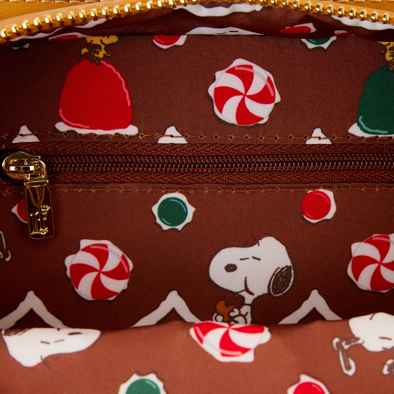 Loungefly Peanuts Snoopy Gingerbread House Figural Crossbody - *PREORDER*